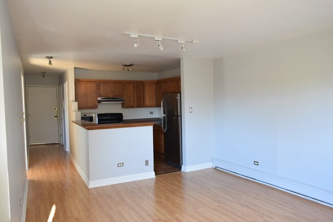 Building Photo - 4939 S Dorchester Ave Unit 5C