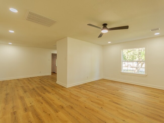 Photo - 6802 Eastwood St