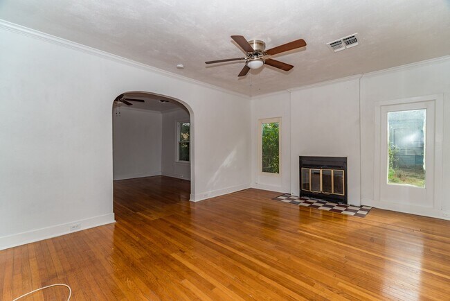 Photo - 2-BEDROOM COTTAGE IN TOBIN HILL