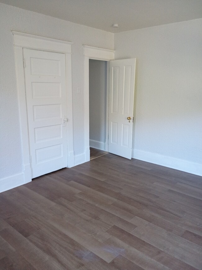 Photo - 433 Ferndale Ave Apartamentos