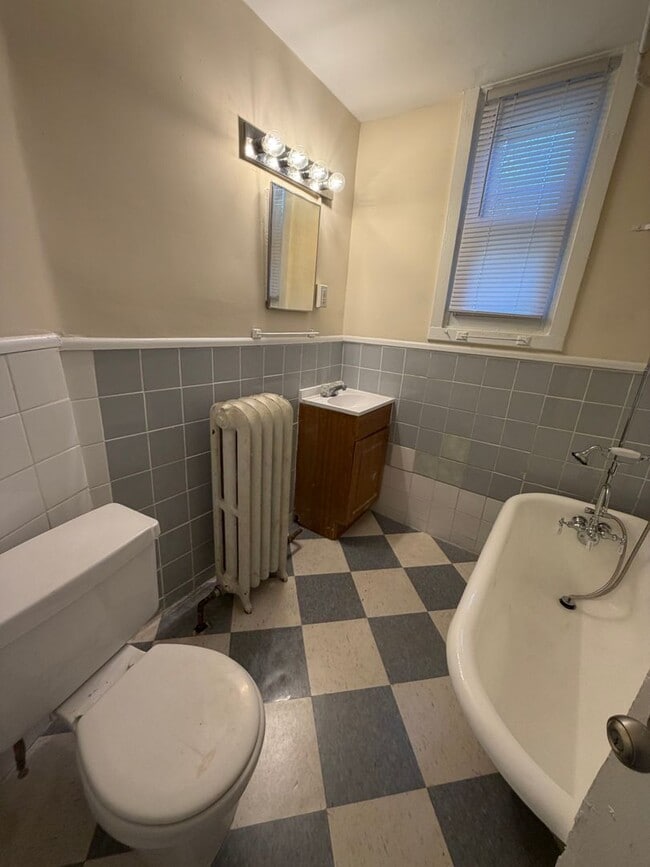 Photo - 206 E Ashmead St