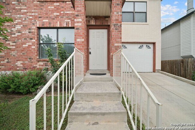 Photo - 3 Bedrooms 2.5 Bathroom located in Kenton ...