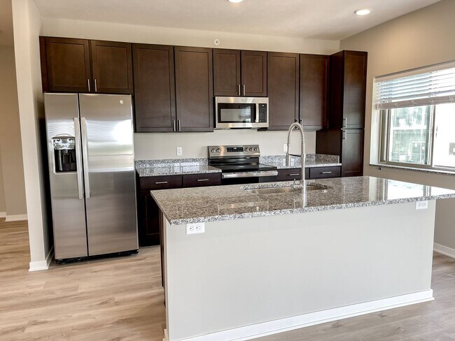 Photo - Horizon Ridge Unidad Golden Hour