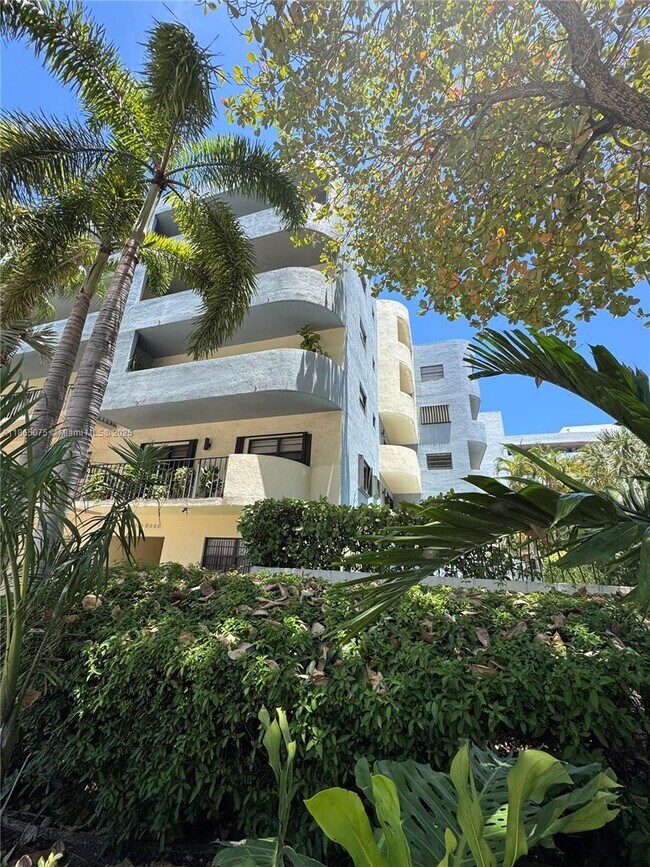 Photo - 1250 Lincoln Rd Condo Unit 402