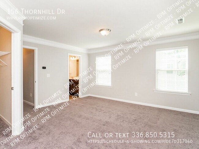 Photo - 156 Thornhill Dr