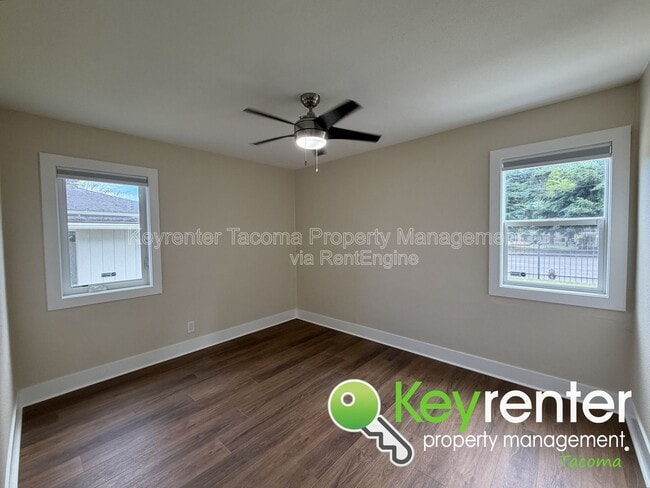 Photo - 1047 S Rochester St