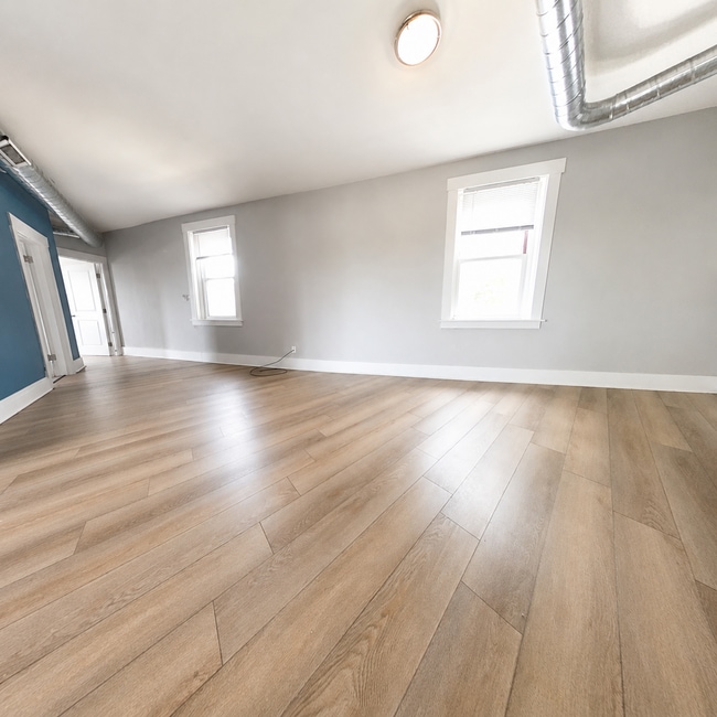 Photo - 1703 Broadway Ave Unit 201