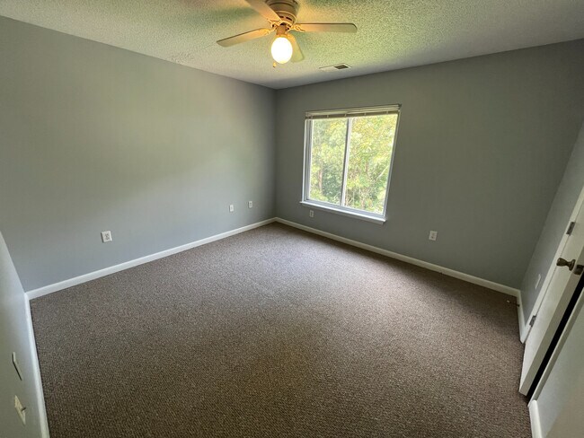 Room in Condo on Collegiate Cir