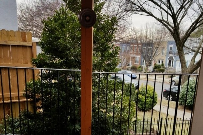 Building Photo - 1501 G St SE Unit #1