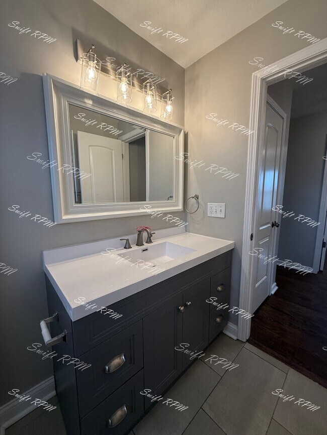 Photo - 1827 E 75th Terrace