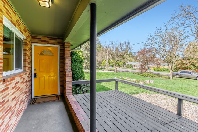 Photo - 7010 NE Alberta St