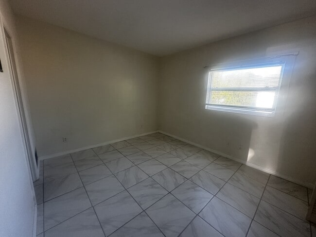 Photo - 1315 E Silver Springs Blvd