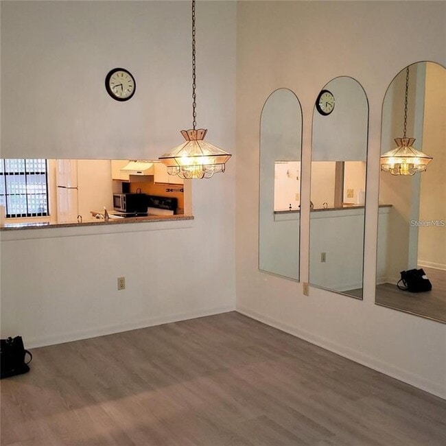 Photo - 4538 Morningside