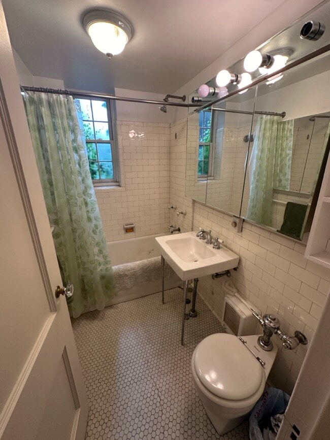 Photo - 988 Memorial Dr Unit 283