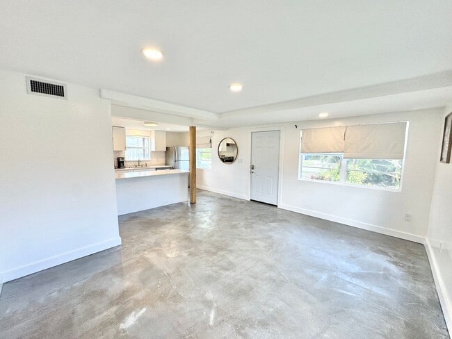 Photo - Paul Phadungchai (27625 Riverdale Ln) Unit #27627