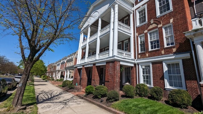 Photo - 7 N Arthur Ashe Blvd Unit Apt #9