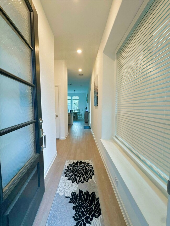 Photo - 4015 Champlain Wy