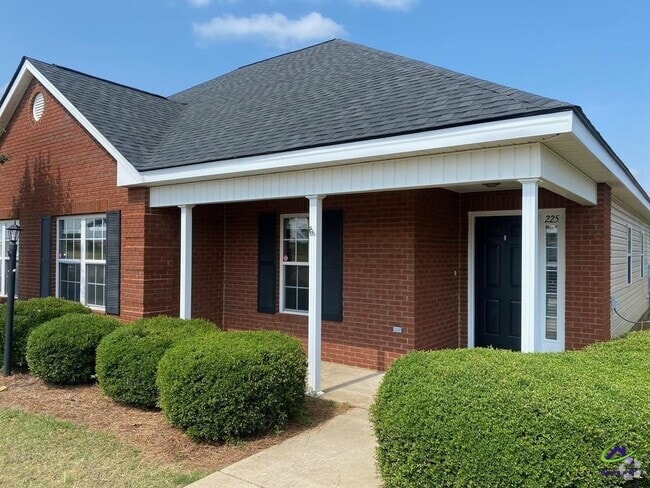 Building Photo - 225 West Wrasling Way Rental