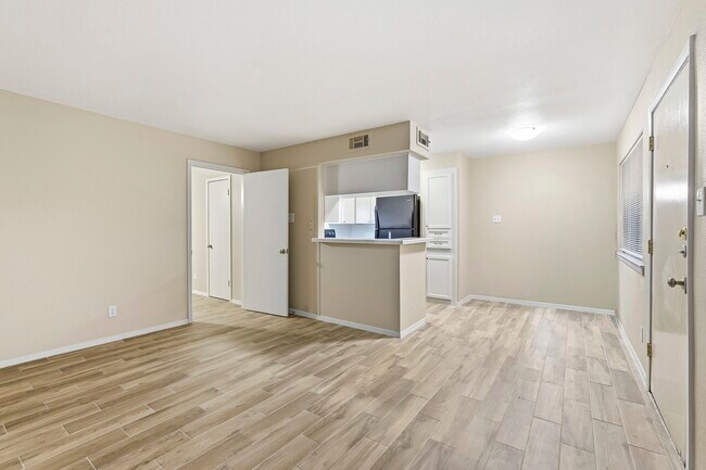 Photo - 309 Stratford St Unit 6