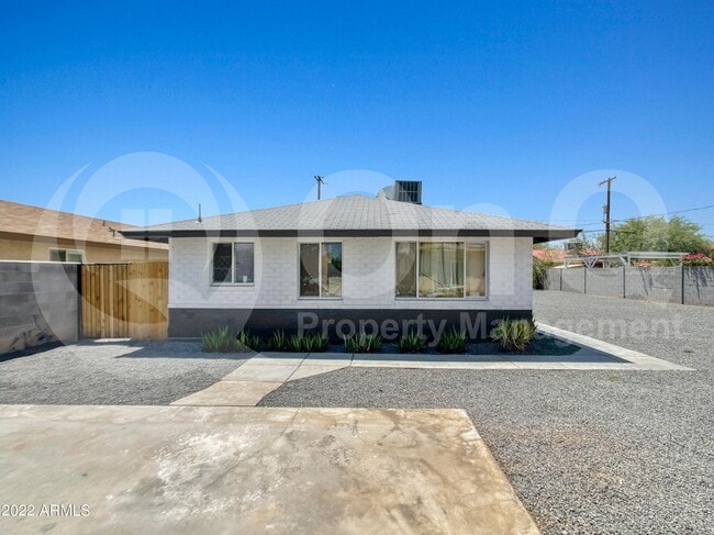 Photo - 2109 W Hayward Ave