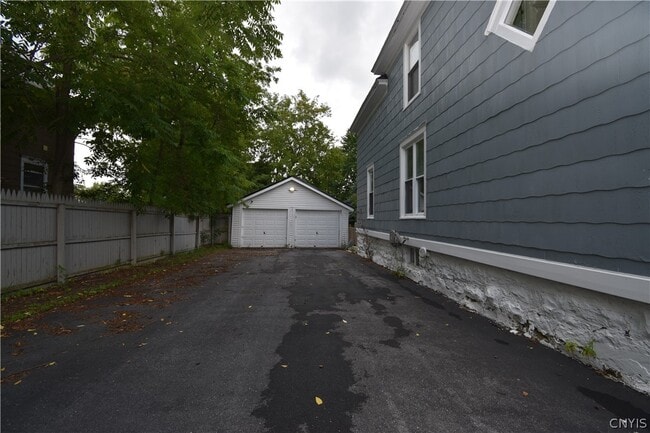 Photo - 625 Addison St