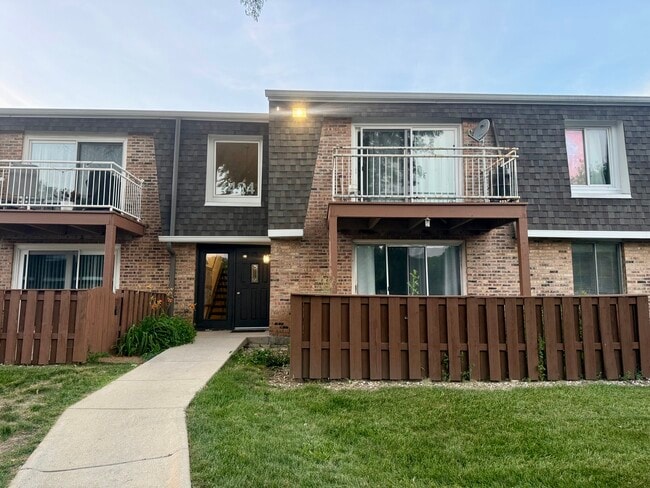 Building Photo - 4424 Euclid Ave Unit 1D