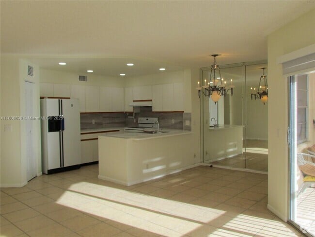 Building Photo - 500 SW 130th Terrace Unit A202 Rental