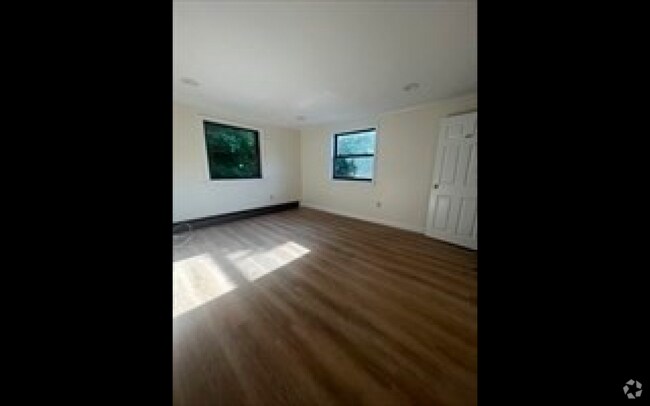 Building Photo - 52 Lynde St Unit #1 Rental