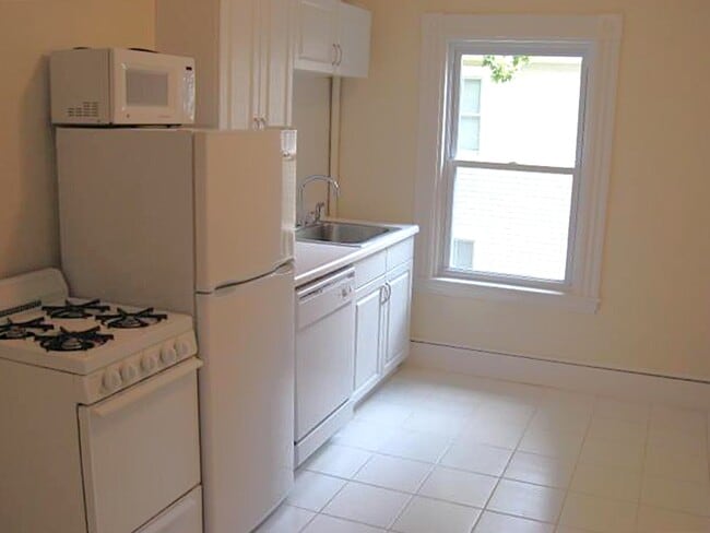 Photo - 37 Chester St Unit 2