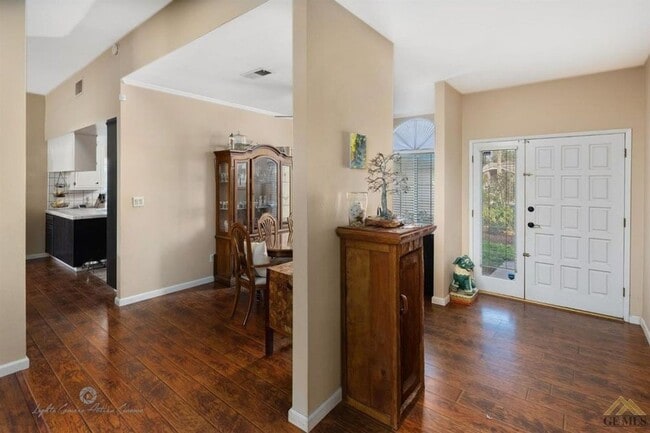 Photo - 3 BEDROOM, 2 BATH HOME IN THE OAKS, SW