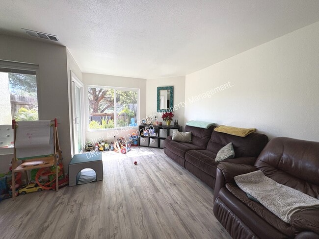 Photo - 325 E Rice Ranch Rd