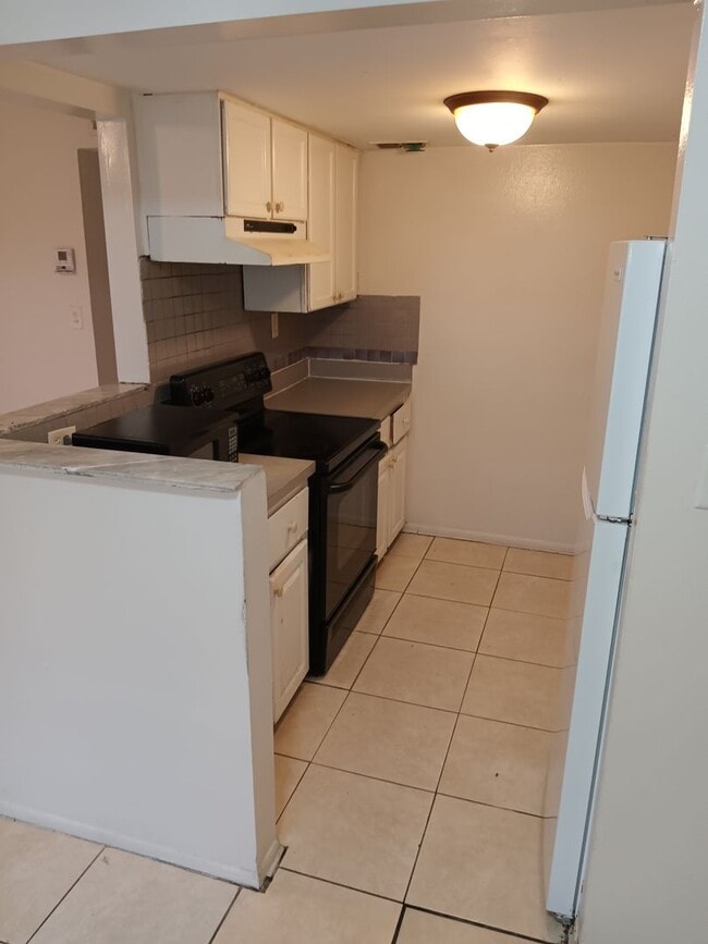 Photo - 1450 Holden Ave Unidad D