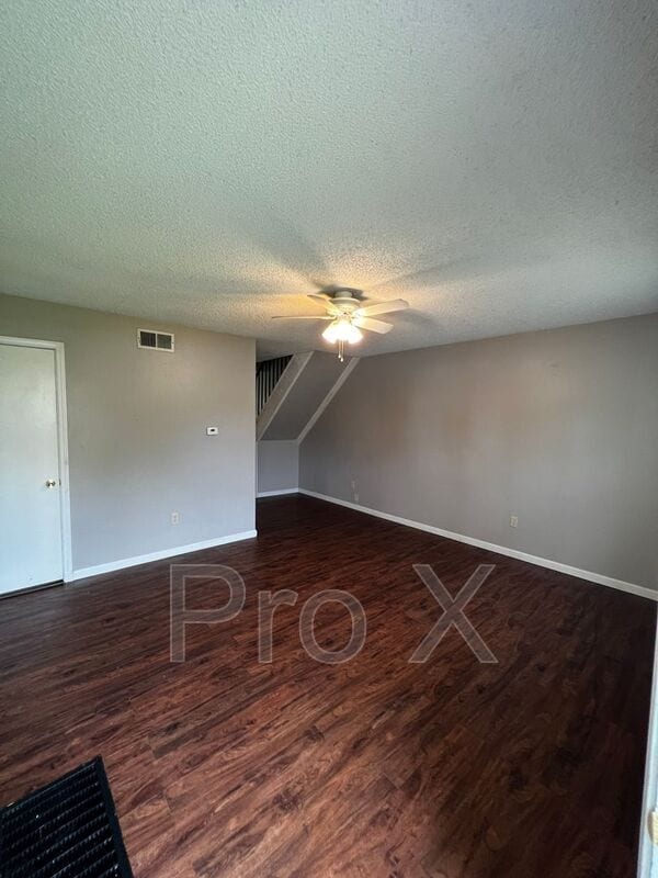 Photo - 1116 S Elm St