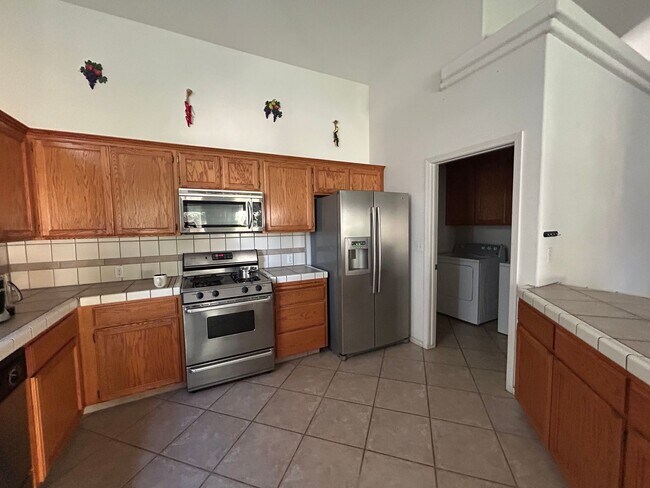 Photo - 2614 W Oakridge Ave