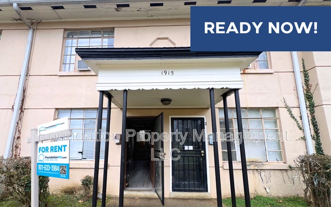 Building Photo - 1915 S Pkwy E