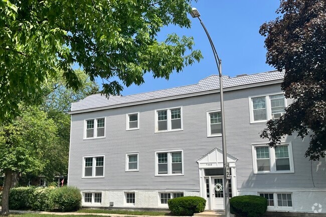 Building Photo - 7445 Jackson Blvd Unit 2W Rental