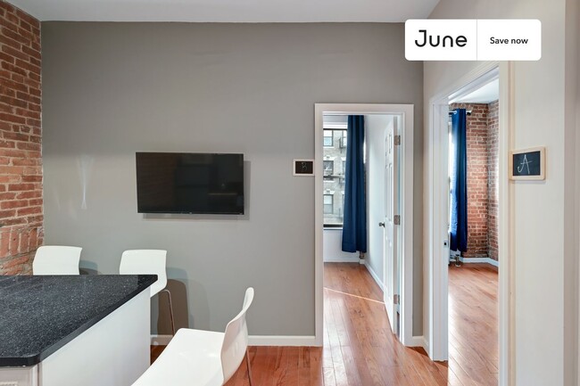 351 W 46th St