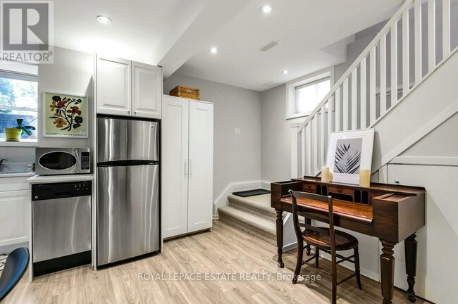 17 Birdsall Ave