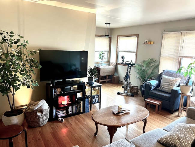 Photo - 6723 W Bluemound Rd Unidad 2