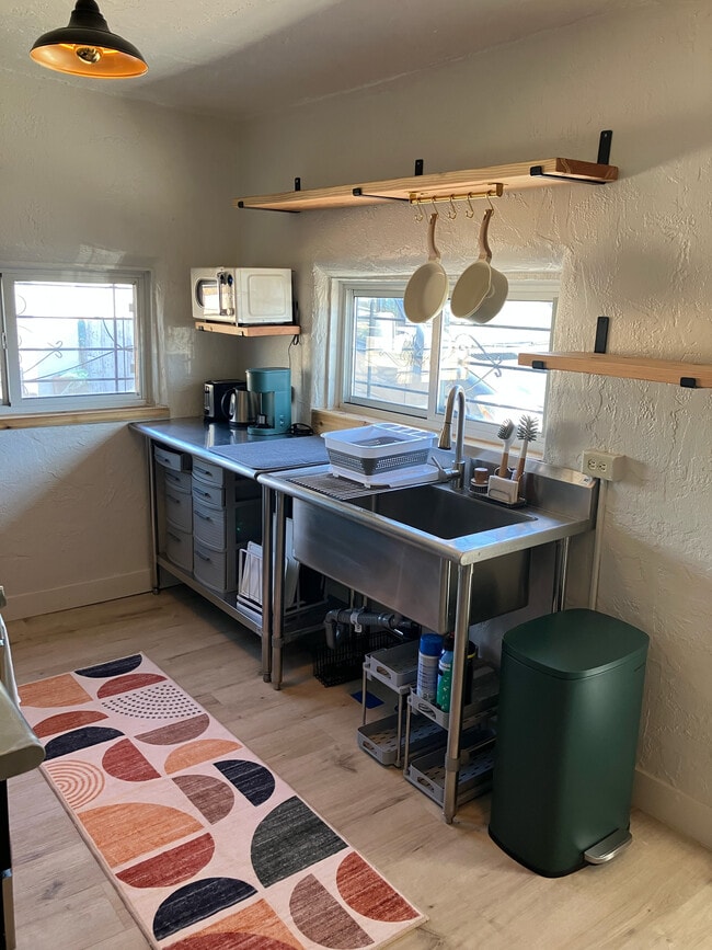 Photo - 912 7th St NW