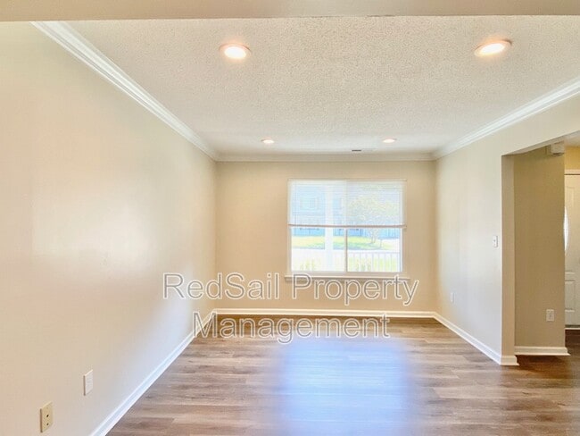 Photo - 1319 Pinecroft Ln
