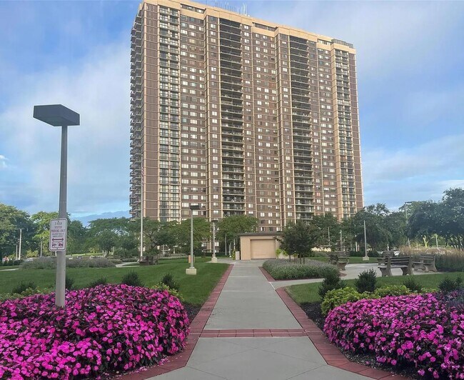 Photo - 27010 Grand Central Pkwy - APT 7D