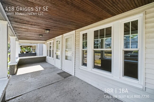 Photo - 418 Griggs St SE
