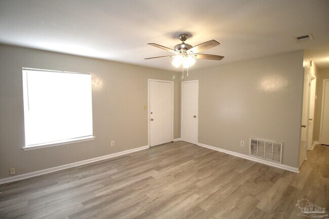 Photo - 3400 Green Briar Ct