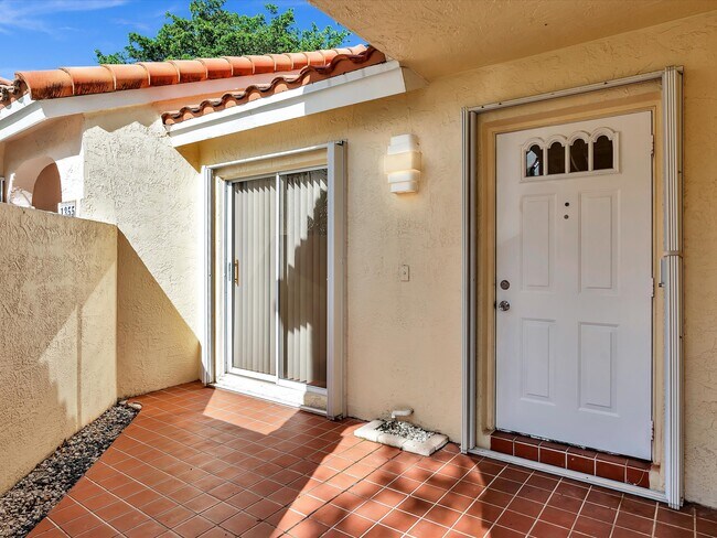 Photo - 1353 Springside Dr