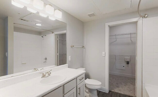 Photo - Broadstone Colonnade Apartments