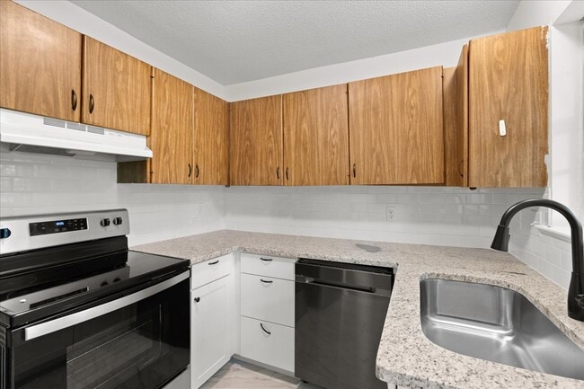 Photo - Sunset Rock Apartments