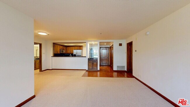 Photo - 880 W 1st St Unit 402