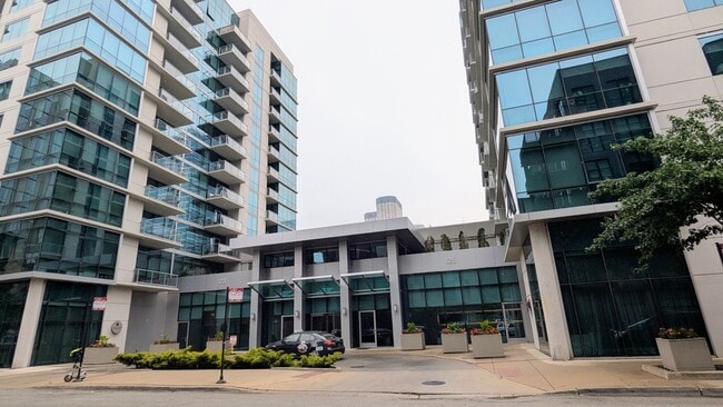 Photo - 125 S Green St Condo Unit 807A