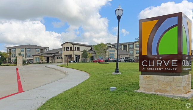 Photo - The Curve at Crescent Pointe